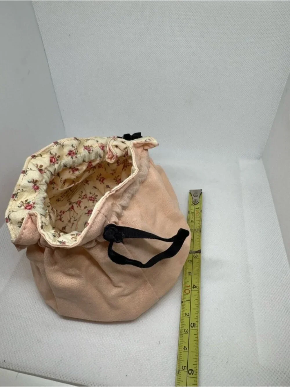 Gucci Beauty Cosmetic Pouch Set of 2 Pink & Beige Drawstring Bags 0892